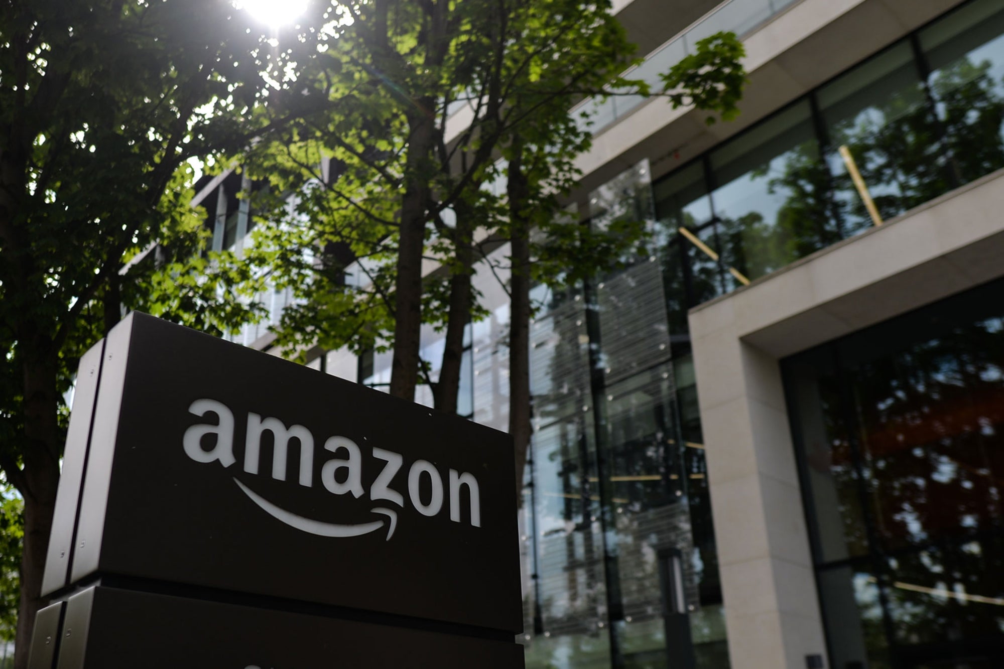 Amazon anuncia una nueva ola de despidos que afectará a 9,000 personas